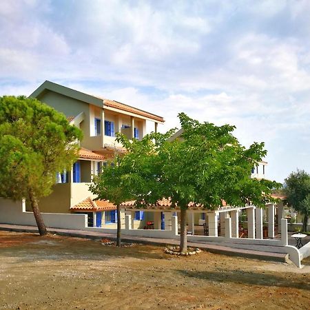 Olive Bay Hilltop Apartments Amolianí Exterior foto
